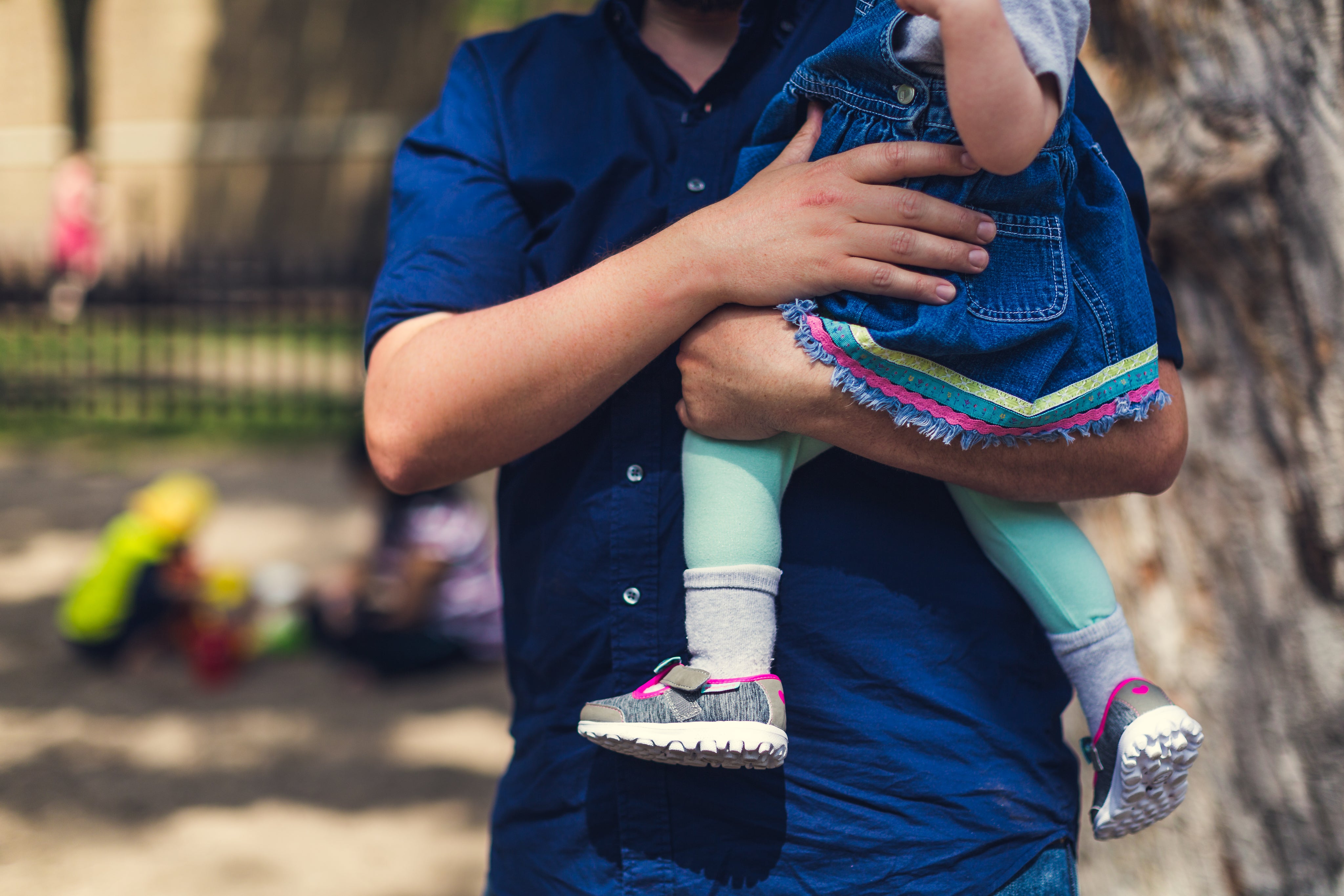 files/father-carrying-daughter.jpg